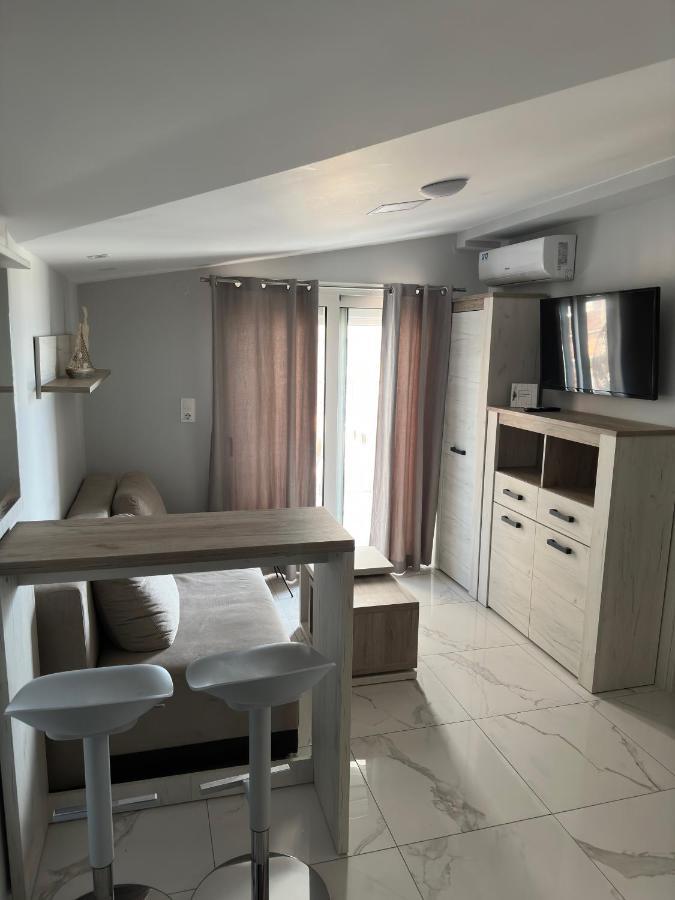 Apartments Nera Paralia-Apartment With Sea View Εξωτερικό φωτογραφία